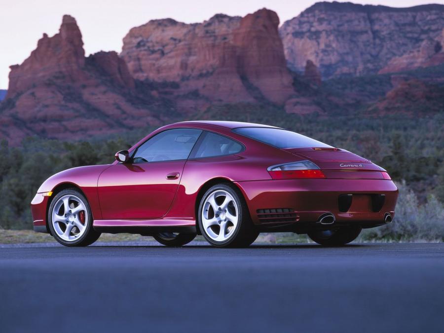  Porsche 911 Carrera 4S 2004 года  (фото 5 из 10)